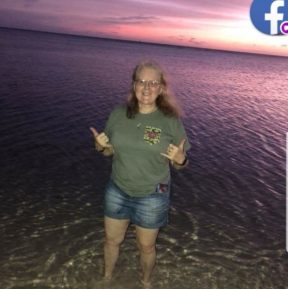 Meet your Posher, Terri - Picture 1 of 5